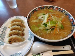餃子、みそラーメン