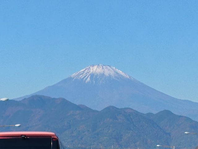 高速道路からの富士山