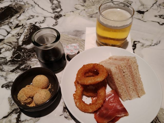 ラウンジ ラウンジ